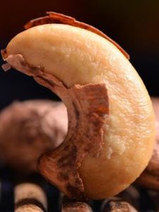 Original Flavor Salt Baked Large Cashew Nuts with Skin 500g Purple Skin New Stock Pregnant Women Snacks from Xinjiang