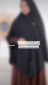 Jilbab hermosa bahan wolfis premium warna hitam polos model cutting v-Khimar hitam polos jumbo model v