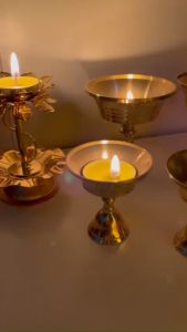 Nến Bơ Cúng Phật Và Sen Dược Sư 1 Ngọn Chân Đế Đựng Nến Bằng Hợp Kim Đồng Mạ Vàng Cao Cấp