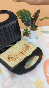 🔥 เครื่องทำวาฟเฟิล🧇 750W 2 หลุม ควบคุมอุณหภูมิได้ เตาวาฟเฟิลสแตนเลส เคลือบเทฟลอนกันติด ใช้งานง่าย ทำวาฟเฟิลฮ่องกง Egg Waffle และขนมรังผึ้ง รับประกัน 1 ปี