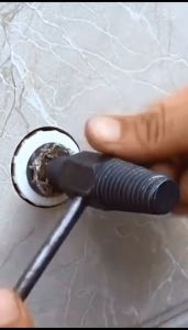 Dụng cụ ren ngược mở vòi nước bị gãy trong tường từ ren 21mm đến ren 27mm