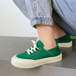 Psion หวานมาก รองเท้าผ้าใบคุณผู้หญิง ดีไซน์เรียบๆแต่ดูแล้วน่ารักตะมุตะมิมาก น้ำหนักเบาใส่สบายเท้าเลย มีหลายสีให้เลือกและลายพิเศษเสือดาวคือน่ารักมากก ไม่ควรพลาดนะ