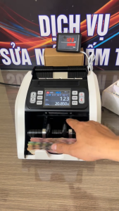 Hoshico Máy Đếm Tiền Hiện Đại 3939 Tích Hợp Tính Năng Kiểm Giả CIS Công Nghệ Quét Cảm Biến Hình Ảnh Phân Biệt Thật Giả Thiết Kế Nhỏ Gọn Màu Trắng Đen