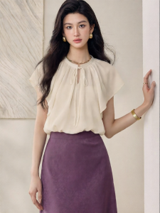Roey s house | Apricot Simple Commuter Lace-up Pleated Shirt