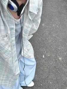 เสื้อเชิ้ตลายสก็อตผ้าฝ้ายแท้สไตล์เกาหลีสำหรับผู้หญิง ทรงหลวม แขนยาว ปกโปโล ฤดูร้อน 2024 เสื้อเชิ้ตป้องกันแสงแดด