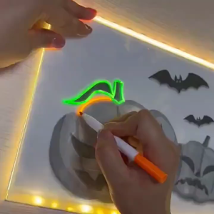 DIY แผ่นเรืองแสง LED คลิปบอร์ดเรืองแสง แผ่นเขียนแบบอะคริลิก Doodle สําหรับเด็ก ป้องกันรอยขีดข่วน รับปากกาสีน้ำ7สีฟรี