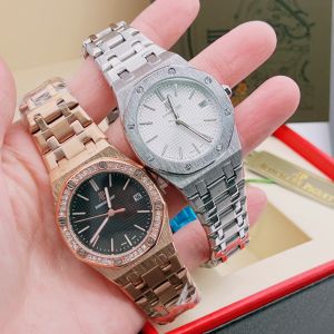 นาฬิกาแบรน สายเลท มีแบบขอบเพชรและเรียบ ขนาดหน้าปัด 32 มม พร้อมกล่องแบรนเซ็ต มีถุง ป้าย เล่ม