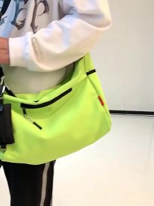 Casual Nylon Crossbody Bag with Zipper Closure Pure Color Single Shoulder Bag for Men Large Capacity Leisure Mailbag