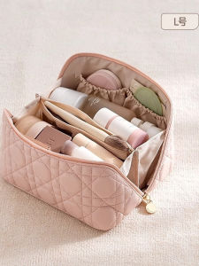 Womens Portable Travel Handbag Large Capacity Cosmetic Storage Bag Luxury Brand Rectangle Shape Zipper Closure Checkered Pattern