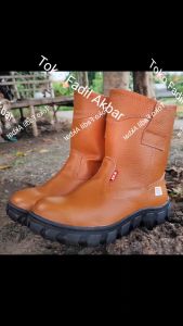 Sepatu Safety Boot Kulit Buatan Ujung Besi Pelindung kaki Tol Pabrik Proyek Kebun Kelapa Sawit Tambang Insole Anti Slip Tahan Air Skn Pria Wanita Sepatu Termurah Berkualitas Boot