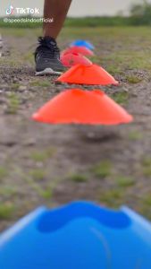 Cone Marker Plastik Elastis & Alat Latihan Futsal: Keunggulan dan Cara Penggunaan