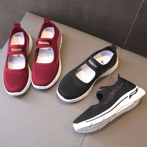 รองเท้าผ้าสไตล์ปักกิ่งแบบเก่าแบบใหม่สำหรับผู้หญิงรองเท้าสำหรับเดินระบายอากาศการค้าต่างประเทศรองเท้าคุณแม่วัยกลางคนและผู้สูงอายุพื้นนิ่มใส่สบายกันลื่นทนต่อการสึกหรอ