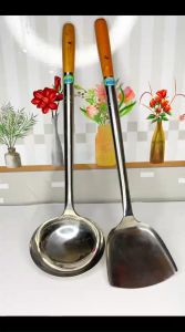 Vá thợ xào inox cao cấp- muôi sẻng xào inox cán gỗ cao câp- inox mờ nhập khẩu qảng châu