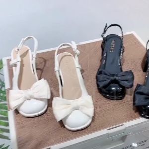 Pump Cutie Tahan Air dengan Ujung Square Toe dan Pita Bordir - Hitam/Putih/Pink