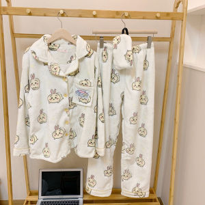 ชุดนอนผ้าคอรัลฟลีซสำหรับฤดูใบไม้ร่วงและฤดูหนาวรุ่นผู้หญิง chiikawa ชุดใส่ในบ้านบุขนกำมะหยี่หนาพิเศษสำหรับฤดูหนาว