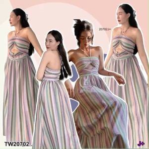 B20702 เดรสยาวเกาะอกปรับรูดได้สายผูกคอ ลายริ้ว Long strapless dress with adjustable neckline and striped pattern.