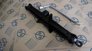 Paket Dongkrak Jembatan Mobil 2 Ton dan Kunci Roda 21mm