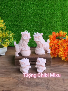 Tượng Lân mẫu đá trắng hồng có ánh kim trang trí