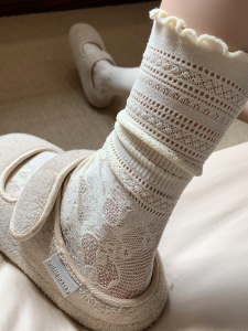 ถุงเท้าผู้หญิงลายลูกไม้สีขาว ทรงเข้ารูป ทรงบาง ฤดูร้อน ถุงเท้าเอวกลาง ขอบตุ๊กตา Mary Janes ลายดอกไม้ เอวสูง 3 คู่