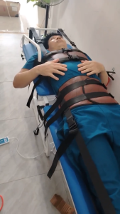 giường kéo cột sống lưng