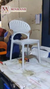 Minh Anh MA6802 Ghế Nhựa Đúc Lưng Tựa Quạt Màu Sắc Đa Dạng Phù Hợp Mọi Không Gian