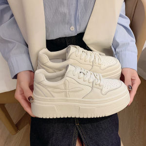 COD高级感小白鞋女2024春季新款厚底增高女式休闲板鞋网红松糕鞋女款Model baru dengan penghantaran bebas