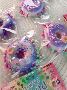 ของเล่นคลายเครียดรูปโดนัทนุ่มนิ่ม ของเล่นคลายเครียดขนาดใหญ่ เหมาะสำหรับเด็กและผู้ใหญ่ เพื่อคลายความวิตกกังวล ของขวัญ