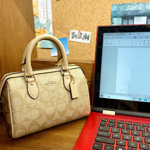 Hong Kong 2024 New Leather Luxury Versatile Boston Pillow Bag Single Shoulder Crossbody Bag for Women Casual Stylish Accessory