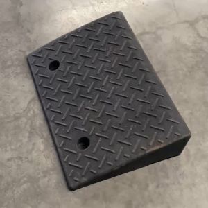 ยางปีนฟุตบาท ขึ้นฟุตบาท ทางลาดยางปีนฟุตบาท แผ่นทางลาดแผ่นขั้นบันได