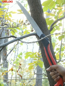 ( 1 แถม 2 ) เลื่อยพับ ตัดกิ่ง ใบมีดขนาด 12 นิ้ว แถม เคียวด้ามไม้ ราคา 119 บาท และ ถุงมือ