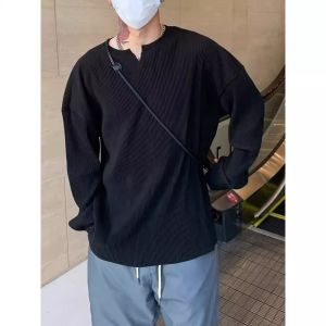 Loose Fit Ice Silk Long Sleeve V-Neck T-Shirt for Men Spring Trendy Brand Henry Collar Pleated Stripe Thin Summer Top