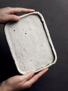 จานเซรามิกสไตล์ญี่ปุ่นขนาดใหญ่ จานเซรามิกสไตล์ย้อนยุค จานเสิร์ฟ จานมังสวิรัติ จานชา จานสูง จานเหล็กกล้าไร้สนิม