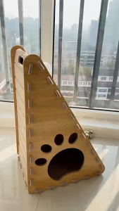 (Green) Triangular Cat Claw Board Vertical Cat Bed with Integrated Cat Scratching Board Scratch-Resistant