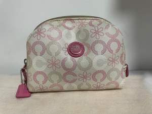 Preloved Authentic Cosmetic pouch like new bought in Japan