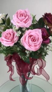 ช่อกุหลาบ 3ดอก พร้อมผูกโบว์ ช่อกุหลาบวาเลนไทน์