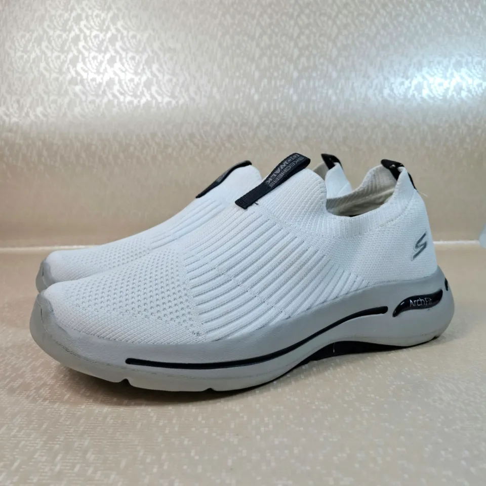 Sepatu Pria/Skechers Gowalk Arch Fit Iconic Mens Walking Shoes