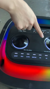 ลำโพงบลูทูธ ลำโพงไหญ่กลางแจ้ง มีล้อลาก GD-9006 ดอกลำโพง10นิ้ว รองรับAUX TF USB แถมไมค์ลอย/รีโมท เสียบกีต้า+ไมค์เพิ่มได้2ตัว เสียงเบสแน่น