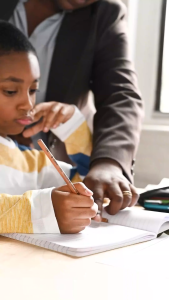 Sách - 100 Từ Vựng Tiếng Anh Theo Chủ Đề Cho Bé - Song Ngữ Anh Việt - Sách trang cứng cán mờ Tân Việt