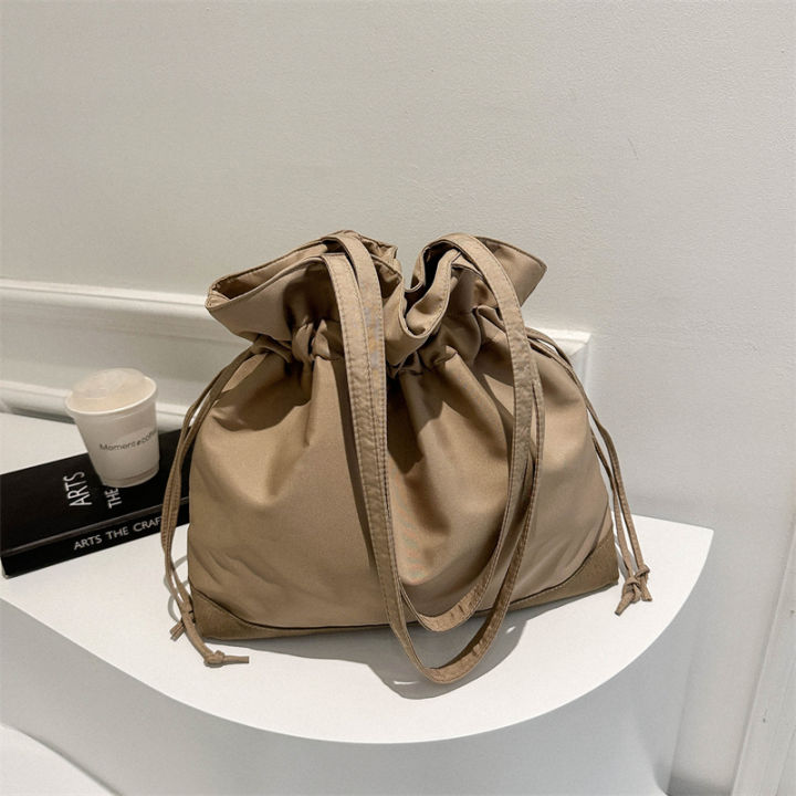 Plain%20Simple%20Drawstring%20Shoulder%20Bag%20-%20Image%202