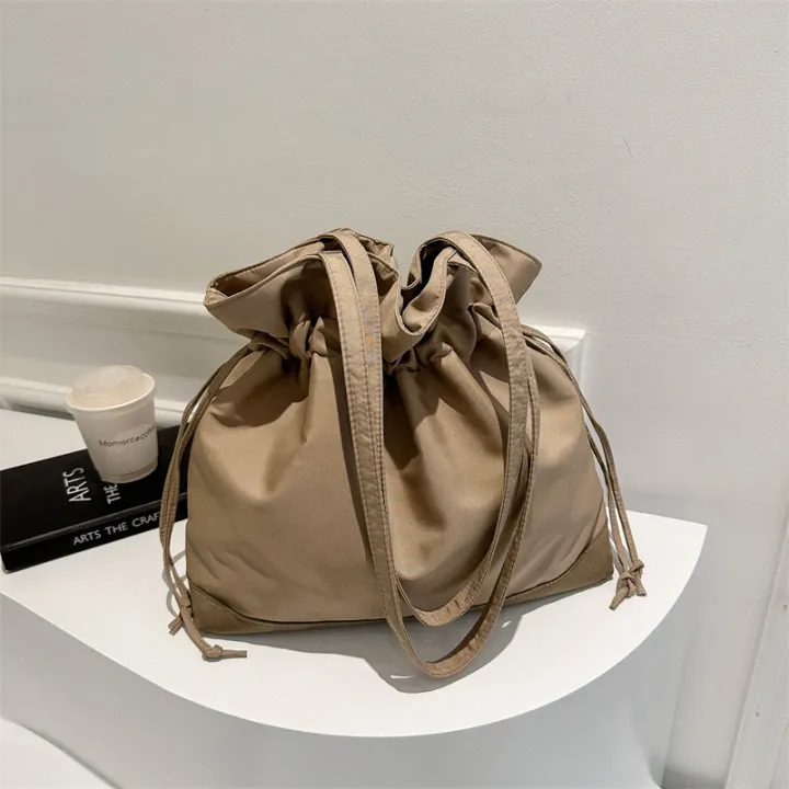 Plain%20Simple%20Drawstring%20Shoulder%20Bag%20-%20Image%202