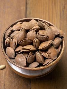 Đồ Ăn Nhẹ Nhàng Đặc Sản Của Địa Phương Zhangjiakou Weicheng Nuts Hạt Mận Sấy Khô Mới Hạt Nấu Chín Bao Bì 500g Xuất Xứ Trung Quốc
