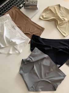 Sloth Girly Simplicity Seamless Ice Silk Underwear Womens Medium and Low Waist Antibacterial Summer Thin Shorts Breathable Briefs