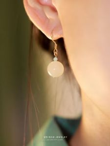 Retro Court Style Earrings for Women New 2024 Luxury Lightweight Unique Design High-End Feel Ancient Jewelry