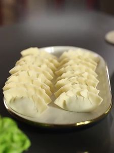 Manual Garlic Press and Crusher Plastic Small