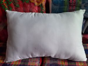 หมอนหนุนใยโพลีและใยสังเคราะห์ ทรัพย์ทวี สินค้าโอทอปอำเภอห้วยแถลง มีตัวเลือกให้เลือก ขนาด18X2.65นิ้ว