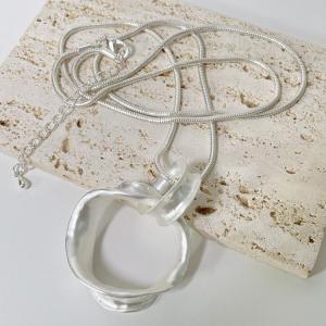 Matte Silver Ring Pendant Long Necklace Simple Luxury Versatile Sweater Chain Design Elegant Minimalist Fashion Jewelry