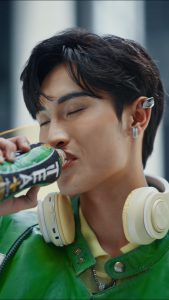 [SALE 15.12] Thùng 24 Chai Trà Ô long Tea+ (320 ml/chai)