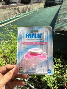 Farlin Silicone Pacifier with cover (Pink&Blue)