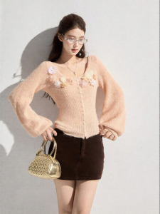 THROUS | Áo Sweater Knit Cổ U Hoa Văn Mềm Mại Elegance Ôm Dáng