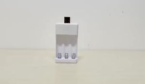 NAICHONG เบอร์5เบอร์7 1.2V แบตเตอรี่แบบชาร์จได้ USB เครื่องชาร์จสามช่องเครื่องทำฟองไฟฟ้าชุดแบตเตอรี่ของเล่น